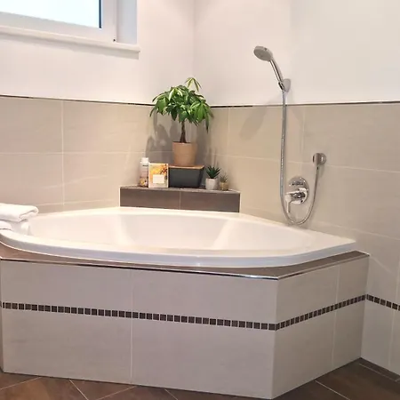 Apartamento Haus Gumpold 2 *